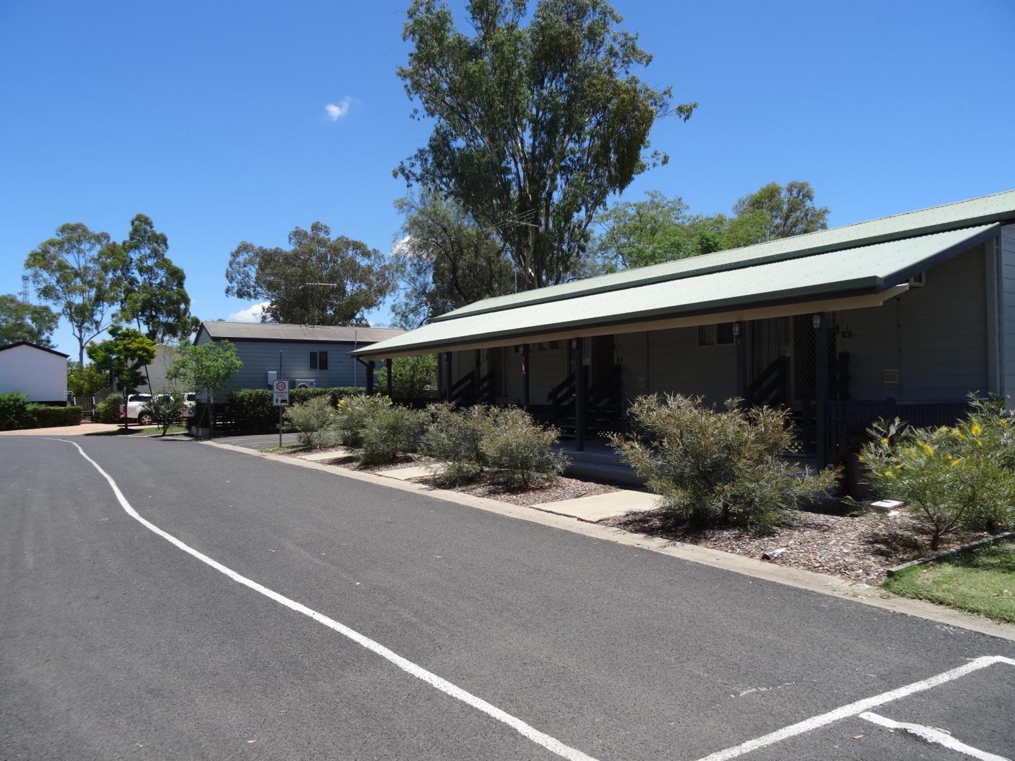 Dalby Tourist Park Hotel Kamer foto