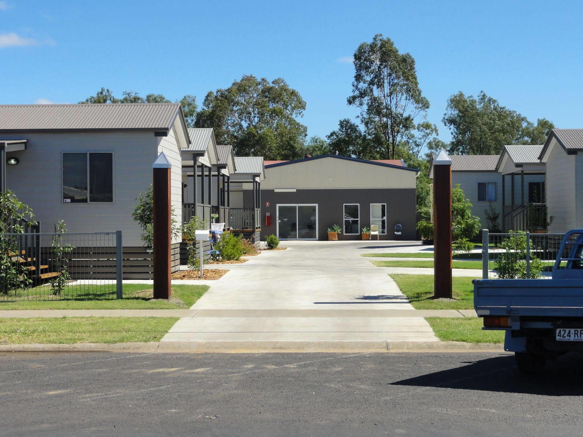 Dalby Tourist Park Hotel Buitenkant foto